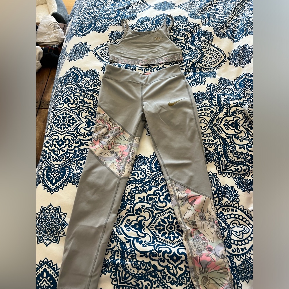 Nike set bra top and leggings